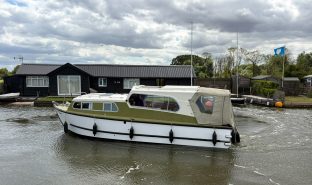 HAMPTON MK4 - WILD THYME - 4 Berth Inland cruiser