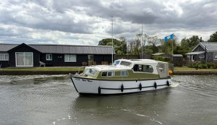 HAMPTON MK4 - WILD THYME - 4 Berth Inland cruiser