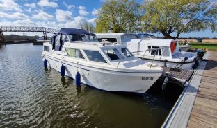 Viking 26 - AQUARIUS - 5 Berth Inland Cruiser