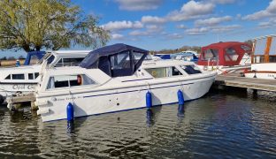 Viking 26 - AQUARIUS - 5 Berth Inland Cruiser