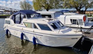 Viking 26 - AQUARIUS - 5 Berth Inland Cruiser