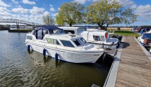 Viking 26 - AQUARIUS - 5 Berth Inland Cruiser