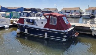 Seamaster 23 - Feeling Knotty - 4 Berth Inland river cruiser