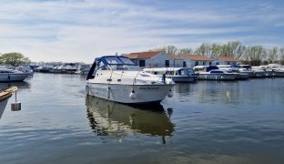 Shadow 26 - LADY HADLEIGH - 5 Berth Inland cruiser 