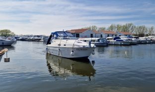 Shadow 26 - LADY HADLEIGH - 5 Berth Inland cruiser 