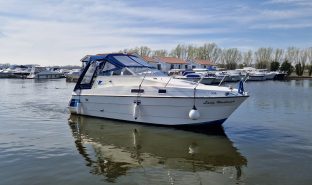 Shadow 26 - LADY HADLEIGH - 5 Berth Inland cruiser 