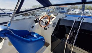Shadow 26 - LADY HADLEIGH - 5 Berth Inland cruiser 