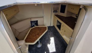SUNSEEKER MARTINIQUE 36 - LEGEND - 6 Berth Sports Boat