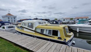Broom Skipper - Sunquest - 4 Berth Inland cruiser 