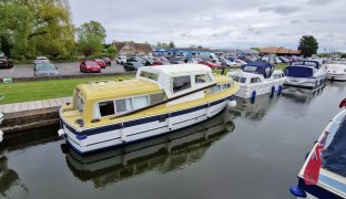 Broom Skipper - Sunquest - 4 Berth Inland cruiser 