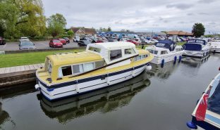 Broom Skipper - Sunquest - 4 Berth Inland cruiser 