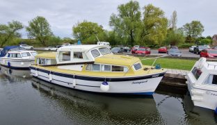 Broom Skipper - Sunquest - 4 Berth Inland cruiser 