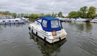 Capriole 850 - Georgia Rose - 4 Berth Sport-style river cruiser
