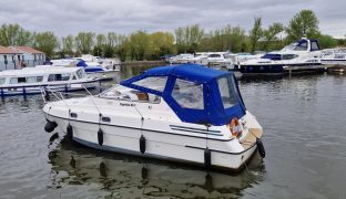 Capriole 850 - Georgia Rose - 4 Berth Sport-style river cruiser