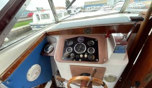 Seamaster 23 - Feeling Knotty - 4 Berth Inland river cruiser