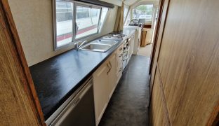 Alphacraft 35 - ODYSSEY - 5 Berth Inland cruiser