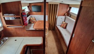 Fairline Mirage 29 - EVELEIGH - 8 Berth Inland cruiser with offshore capabilities 