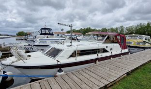 Fairline Mirage 29 - EVELEIGH - 8 Berth Inland cruiser with offshore capabilities 