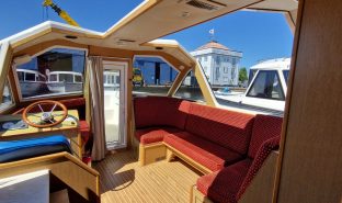 Alphacraft 31 - Evening Light 4 - 4 Berth Broads cruiser 