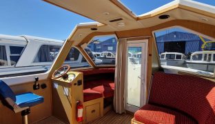 Alphacraft 31 - Evening Light 4 - 4 Berth Broads cruiser 