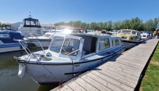 Hampton Safari MK2 - LILYPAD - 4 Berth Inland cruiser 