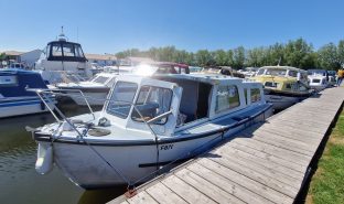Hampton Safari MK2 - LILYPAD - 4 Berth Inland cruiser 