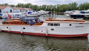 Windboats, Wroxham - BROOKWIND - 7 Berth Inland Wooden River Cruiser 