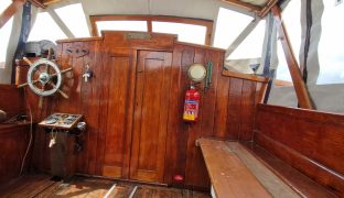 Windboats, Wroxham - BROOKWIND - 7 Berth Inland Wooden River Cruiser 