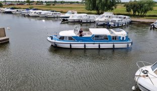 Alphacraft 35 CC - Weekend Retreat - 6 Berth Inland Cruiser 