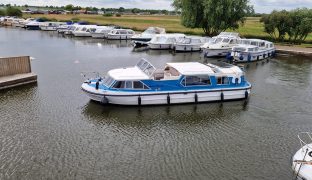 Alphacraft 35 CC - Weekend Retreat - 6 Berth Inland Cruiser 