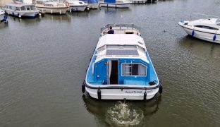 Alphacraft 35 CC - Weekend Retreat - 6 Berth Inland Cruiser 