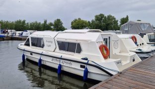 Alphacraft 31 - Evening Light 2 - 4 Berth Inland Broadland cruiser