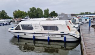 Alphacraft 31 - Evening Light 2 - 4 Berth Inland Broadland cruiser