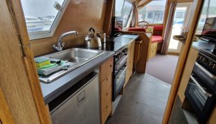 Alphacraft 31 - Evening Light 2 - 4 Berth Inland Broadland cruiser