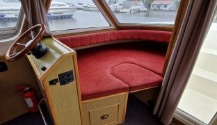 Alphacraft 31 - Evening Light 2 - 4 Berth Inland Broadland cruiser