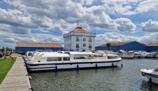 Aquafibre Entrepreneur 44 - Bright Light 4 - 11 Berth Inland river cruiser