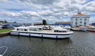 Aquafibre Entrepreneur 44 - Bright Light 4 - 11 Berth Inland river cruiser