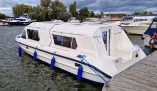 Alphacraft 31 - Evening Light 2 - 4 Berth Inland Broadland cruiser