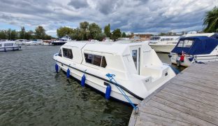 Alphacraft 31 - Evening Light 2 - 4 Berth Inland Broadland cruiser