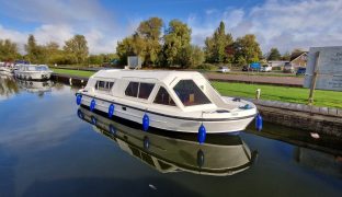 Alphacraft 31 - Evening Light 4 - 4 Berth Broads cruiser 