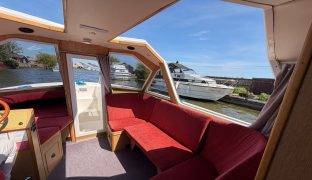 Alphacraft 31  - 4 Berth Split sliding roof cruiser 