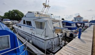Princess 33 - Fly Bridge - Infinity - 7 Berth Princess 32 - Fly Bridge 