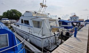 Princess 33 - Fly Bridge - Infinity - 7 Berth Princess 32 - Fly Bridge 