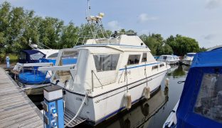Princess 33 - Fly Bridge - Infinity - 7 Berth Princess 32 - Fly Bridge 