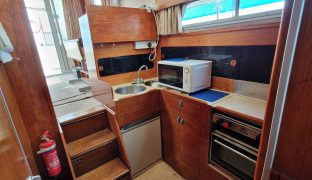 Princess 33 - Fly Bridge - Infinity - 7 Berth Princess 32 - Fly Bridge 
