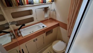 Princess 33 - Fly Bridge - Infinity - 7 Berth Princess 32 - Fly Bridge 