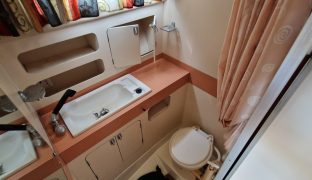 Princess 33 - Fly Bridge - Infinity - 7 Berth Princess 32 - Fly Bridge 