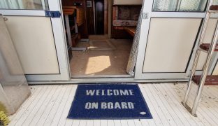 Princess 33 - Fly Bridge - Infinity - 7 Berth Princess 32 - Fly Bridge 