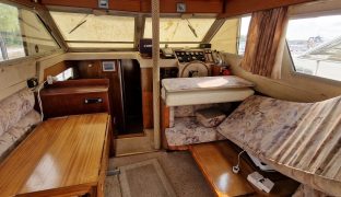 Princess 33 - Fly Bridge - Infinity - 7 Berth Princess 32 - Fly Bridge 