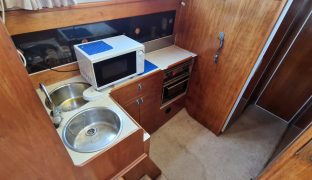 Princess 33 - Fly Bridge - Infinity - 7 Berth Princess 32 - Fly Bridge 